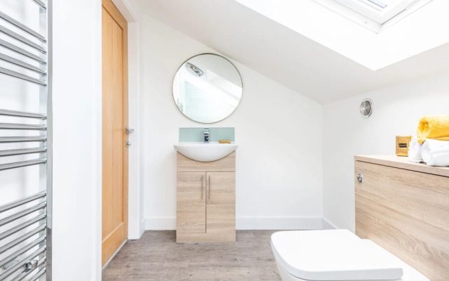 Captivating 4-bed House in Lincoln
