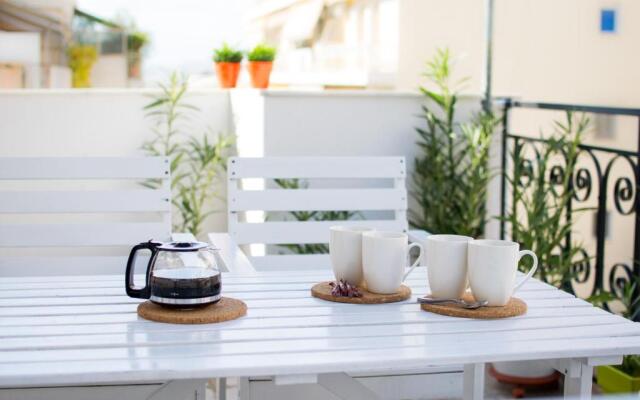 Destination Acropolis apt4