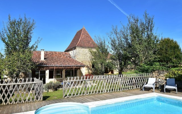 Modern Holiday Home in Saint-Geniès with Private Pool