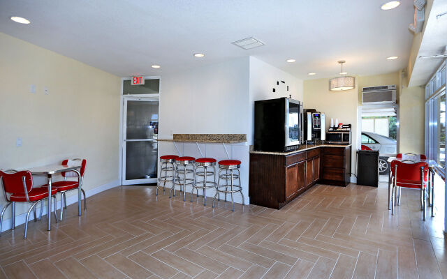 Chateau Mar Beach Resort