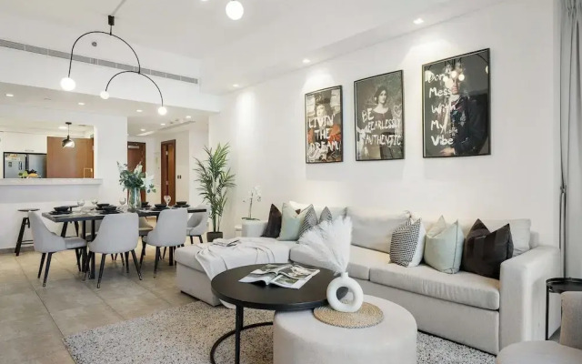 Luxury 2BR Apartment + Maid's Room | Close to Nakheel Mall