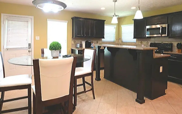 4Bdrm 2Bath 9Beds - 25mins to Downtown