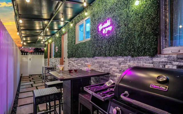 4 to 23 Guests GameRoom 2 Kitchens BAR BBQ