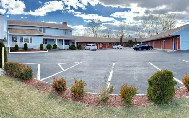 Americas Best Value Inn - Branford