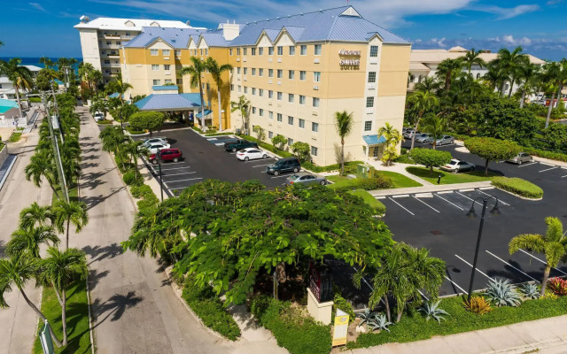 Hampton by Hilton Grand Cayman Seven Mile Beach
