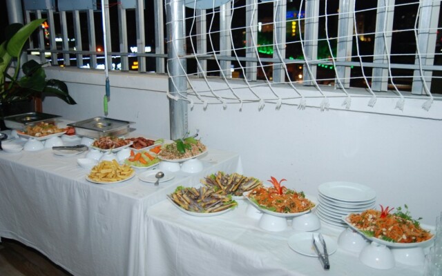 Lang Chai Ha Long Bay Hotel