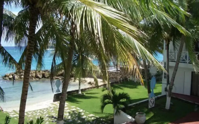 Ocho Rios Beach Resort at ChrisAnn