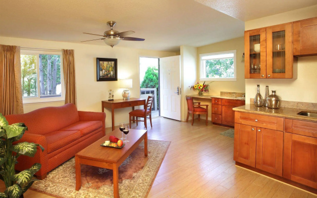 West Sonoma Inn & Spa