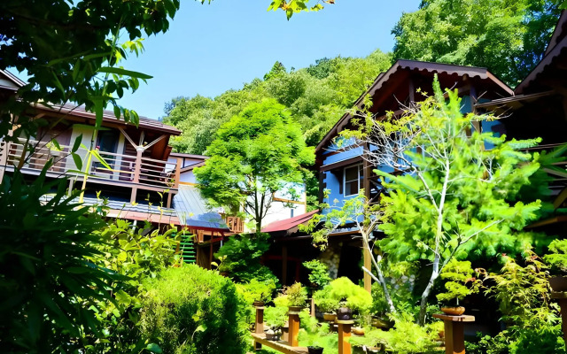 Shiyai Taoyuan B & B