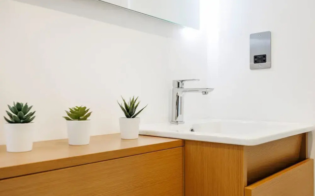 Modern 1 Bed Flat in Town Centre - Free Wifi