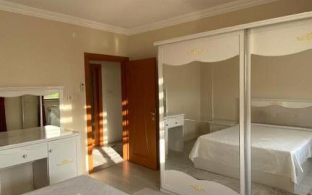 Ai̇port Happy House