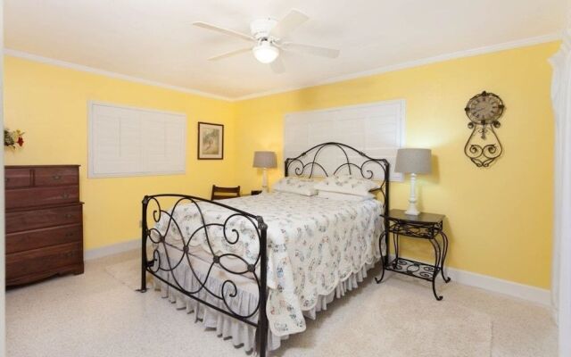 Palmview by RedAwning