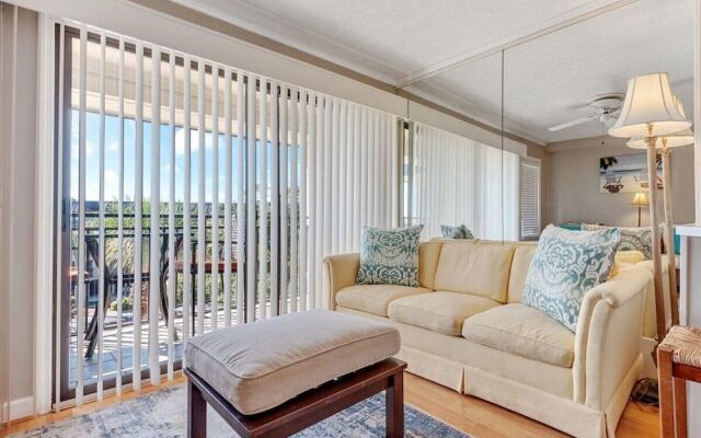 Seaside Villa by VTrips