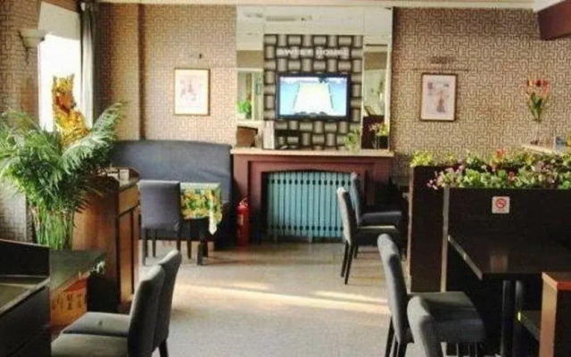 Baiyi Business Hotel