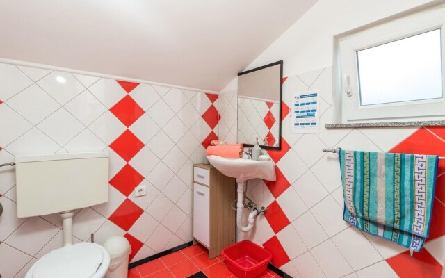 Beautiful Apartment in Lovran With Wifi and 1 Bedrooms