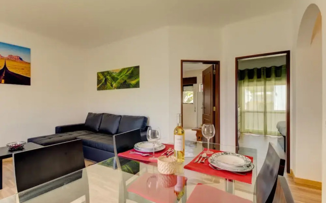 Apartment - 1 Bedroom with WiFi and Sea views - 107979