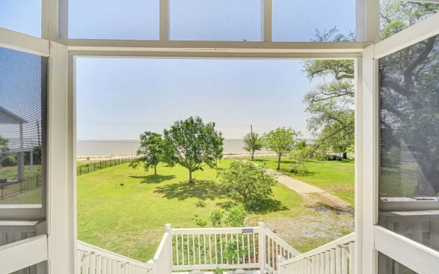 Waveland Vacation Rental - Walk to the Beach!