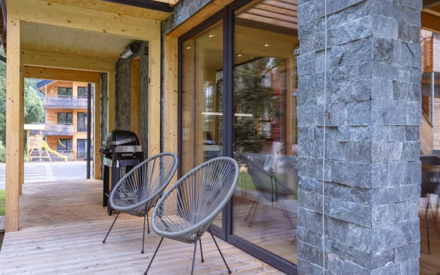 Appealing Apartment With Pool