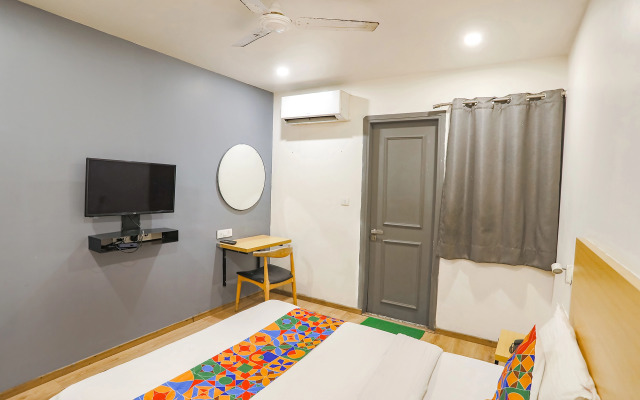 Fabexpress F9 Pitampura Inn
