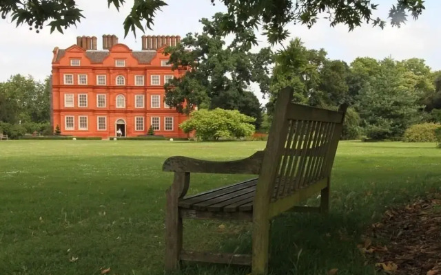 Relaxing Escape by the Kings Road