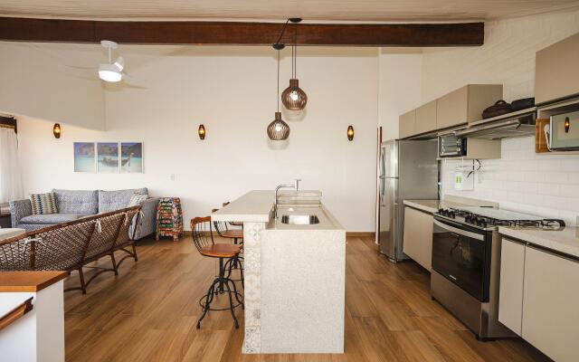 Casa c/ Área Goumert e 4 Suítes | CBR 11