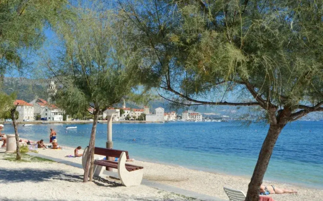 Stylish Kaštela Apartment With Modern Amenities and Free Parking