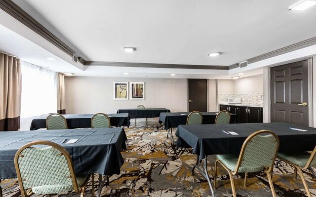 Comfort Inn & Suites Nashville Near Tanger Outlets I-24 Antioch