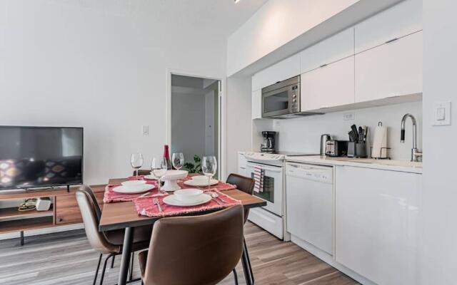 Beautiful 2BR-2Bath Condo Parking Balcony