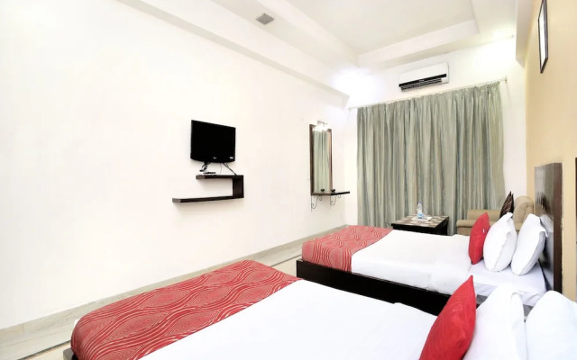 Capital O 15395 Hotel 42