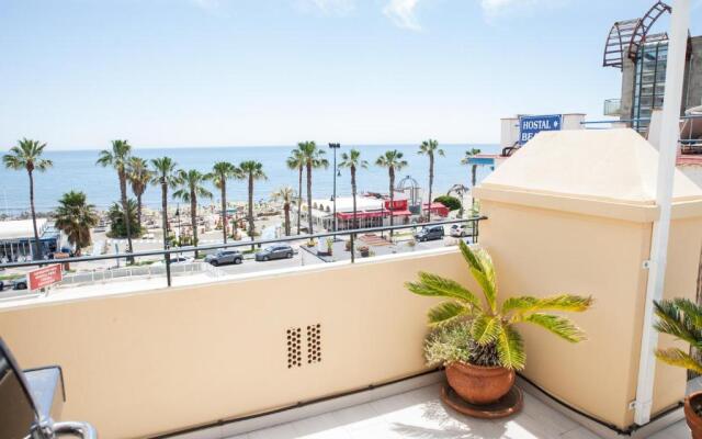 Spacious 200 sq.m. penthouse with sea view terraces