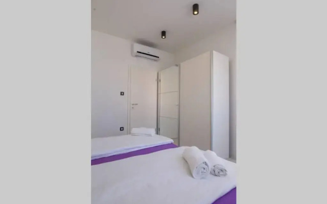 Holiday House Gavran