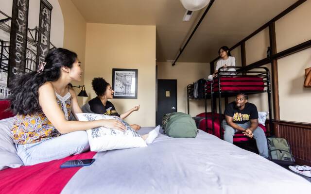 Traveler's Rest Hotel