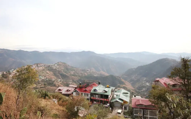 OYO 10411 Home Family Suite Panthaghati Shimla