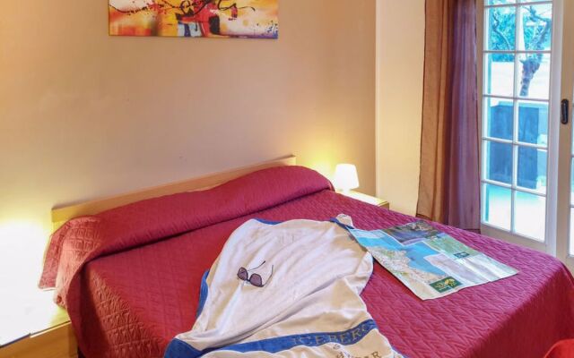 Green Marine, Palme, Ismare 24951