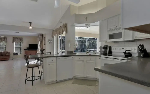 Sunbury Court Home