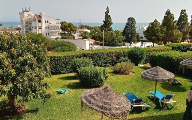 Impeccable 2-bed Apartment Ecuador, Los Claveles