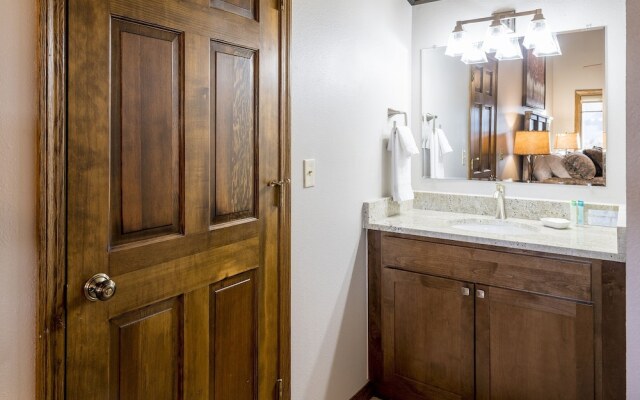 Phoenix 108 4 Bedroom Townhouse by RedAwning