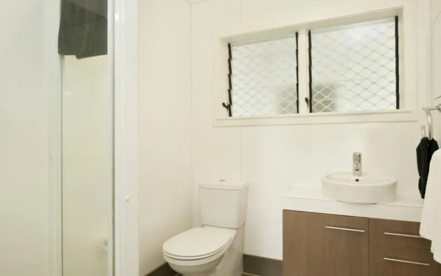 Hananui Lodge and Apartments