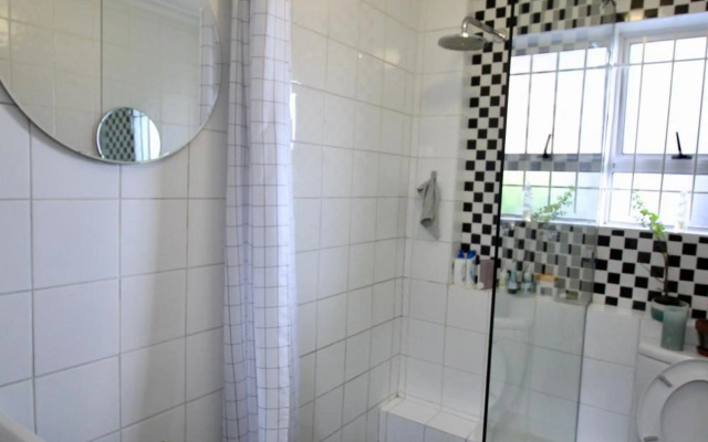 Tamboerskloof 2 bed apartment