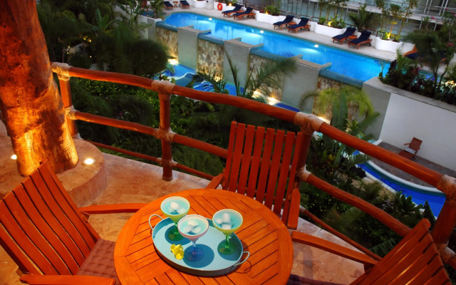 Porto Playa Condo Hotel & Beachclub