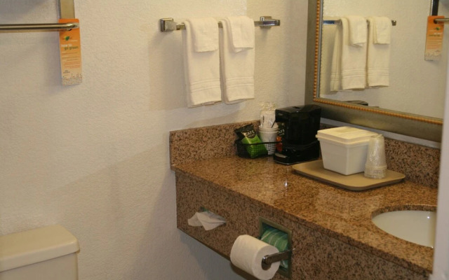 Howard Johnson by Wyndham Hattiesburg