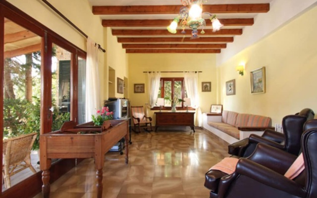 Villa - 8 Bedrooms with Pool and WiFi - 103182