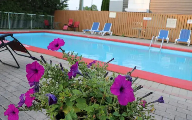 Riviera Inn and Suites 1000 Islands