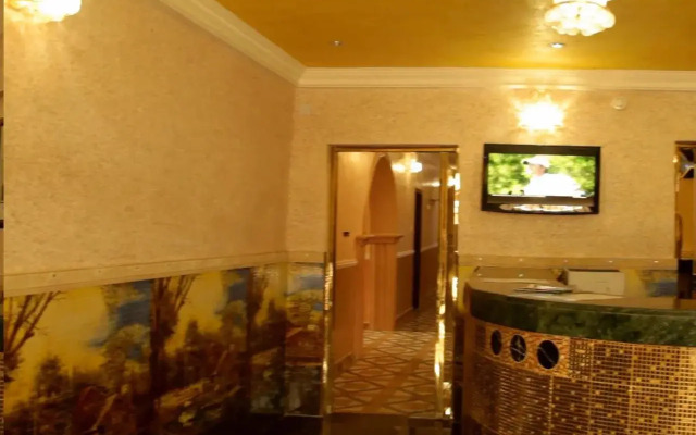 Hi Point Hotel & Suites