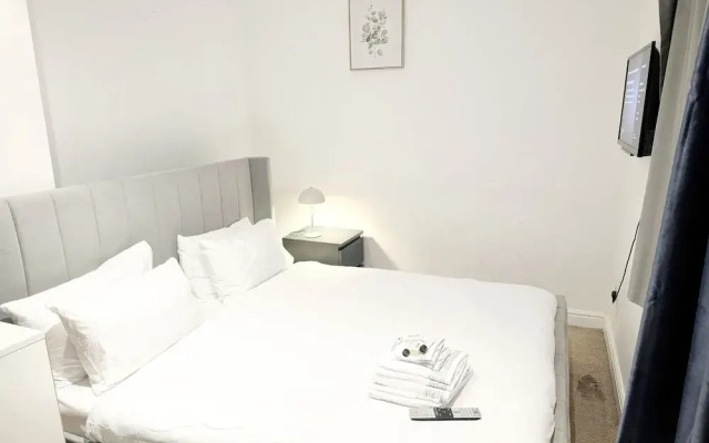 3 Bedroom House in Northolt