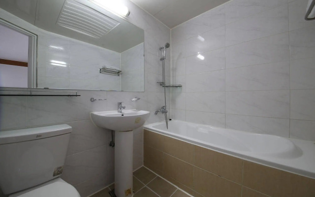 Abata Business Hotel