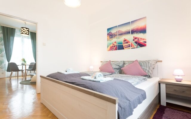Fr.balcony-trendy neighborhood-2BR 45sqm