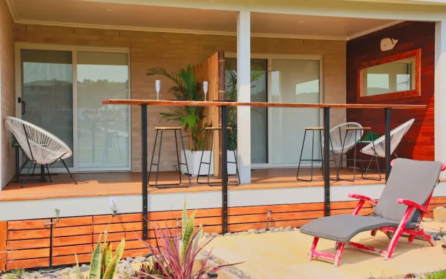 Dolphin Studio Apartment, 1a Ocean Street