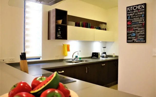 Full of nature 2BR Condo with balcony by Happy Address