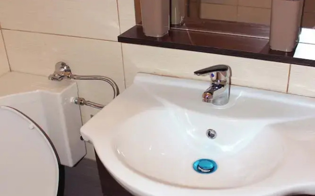 Impeccable 1-bedroom Apartment Center